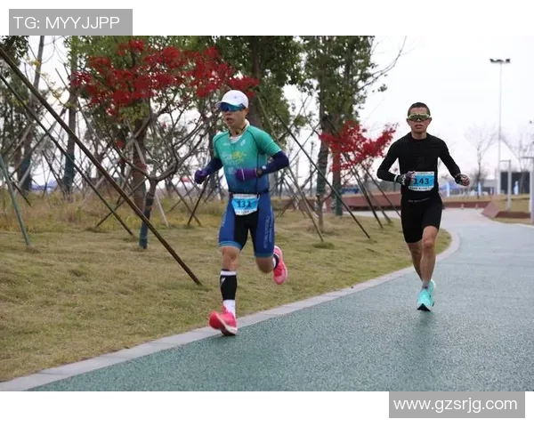 勇士与太阳第三节激战回顾球员表现与战术分析全景呈现