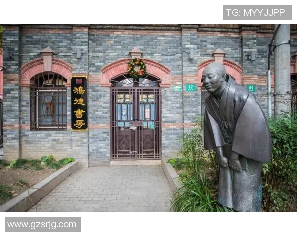 新疆咔什古城与上海的文化碰撞与旅游魅力对比探讨