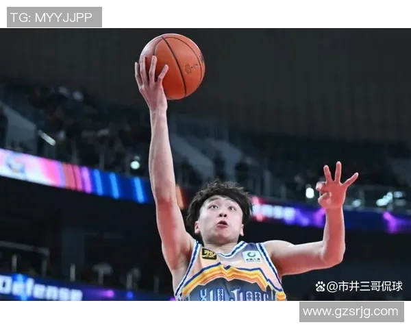 辽宁男篮迎战新疆队常规赛巅峰对决谁能笑到最后