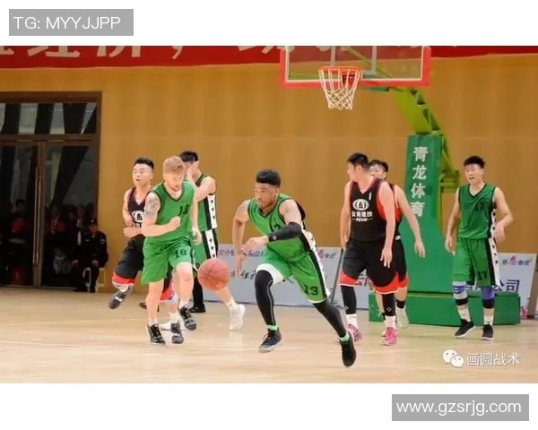 重庆篮球队默契配合的秘密与战术探讨