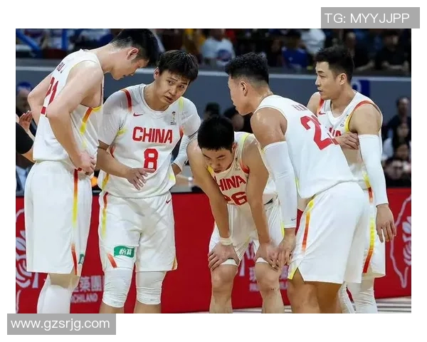 伊朗男篮对阵红队激战正酣双方争夺亚洲篮球赛荣誉与荣耀