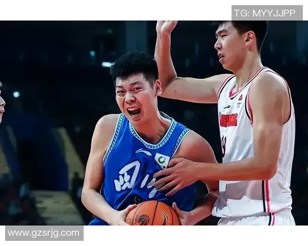 刘铮的篮球之路：从青涩少年到职业球员的奋斗历程与心路历程